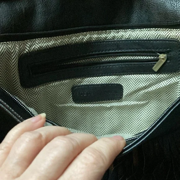 STEVE MADDEN leather black bag, fringe. Adjustable and removable shoulder strap. - Picture 6 of 15